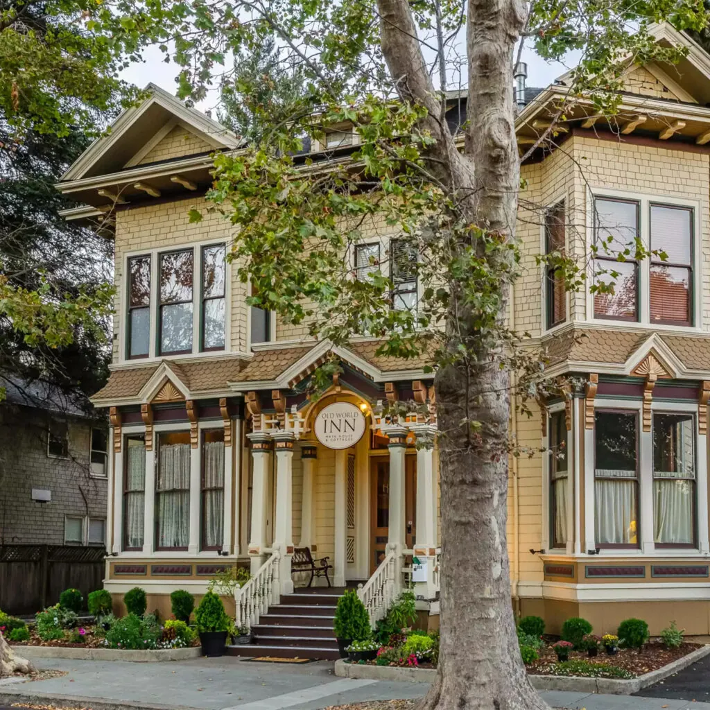Hotel Napa Valley, a yellow Victorian-style two story house
